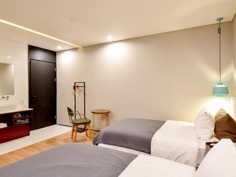 Brown Dot Yangjeong Hotel ปูซาน ภายนอก รูปภาพ